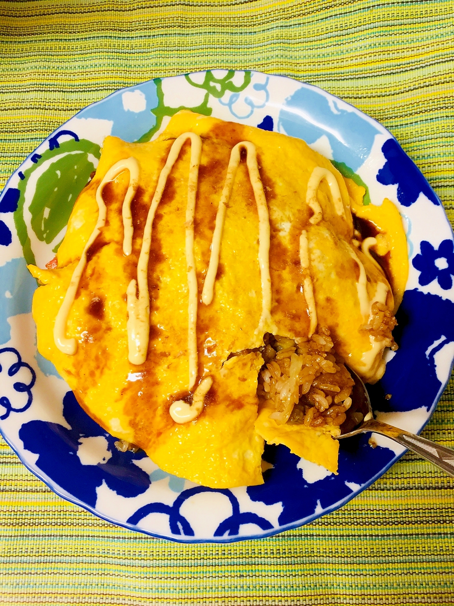 ごはんと焼きそば粉で♪なんちゃってオムそば