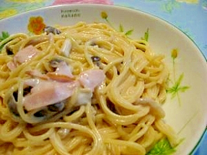 ベーコンとしめじのクリームパスタ