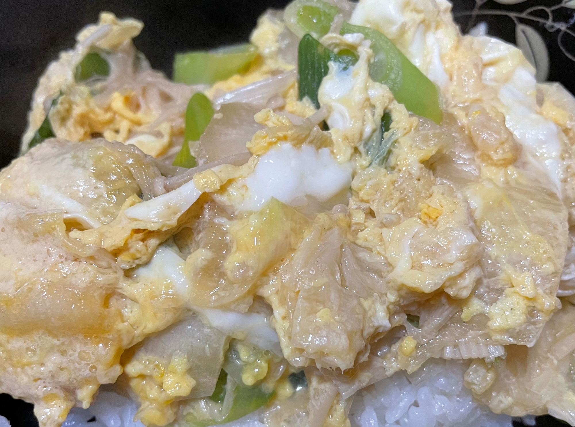 白菜と長ネギとえのきの甘辛卵とじ丼