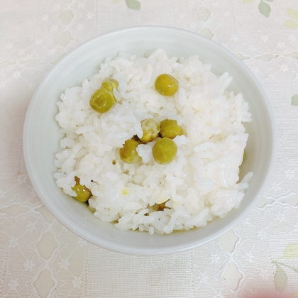 冷凍グリンピースでも美味い豆ごはん