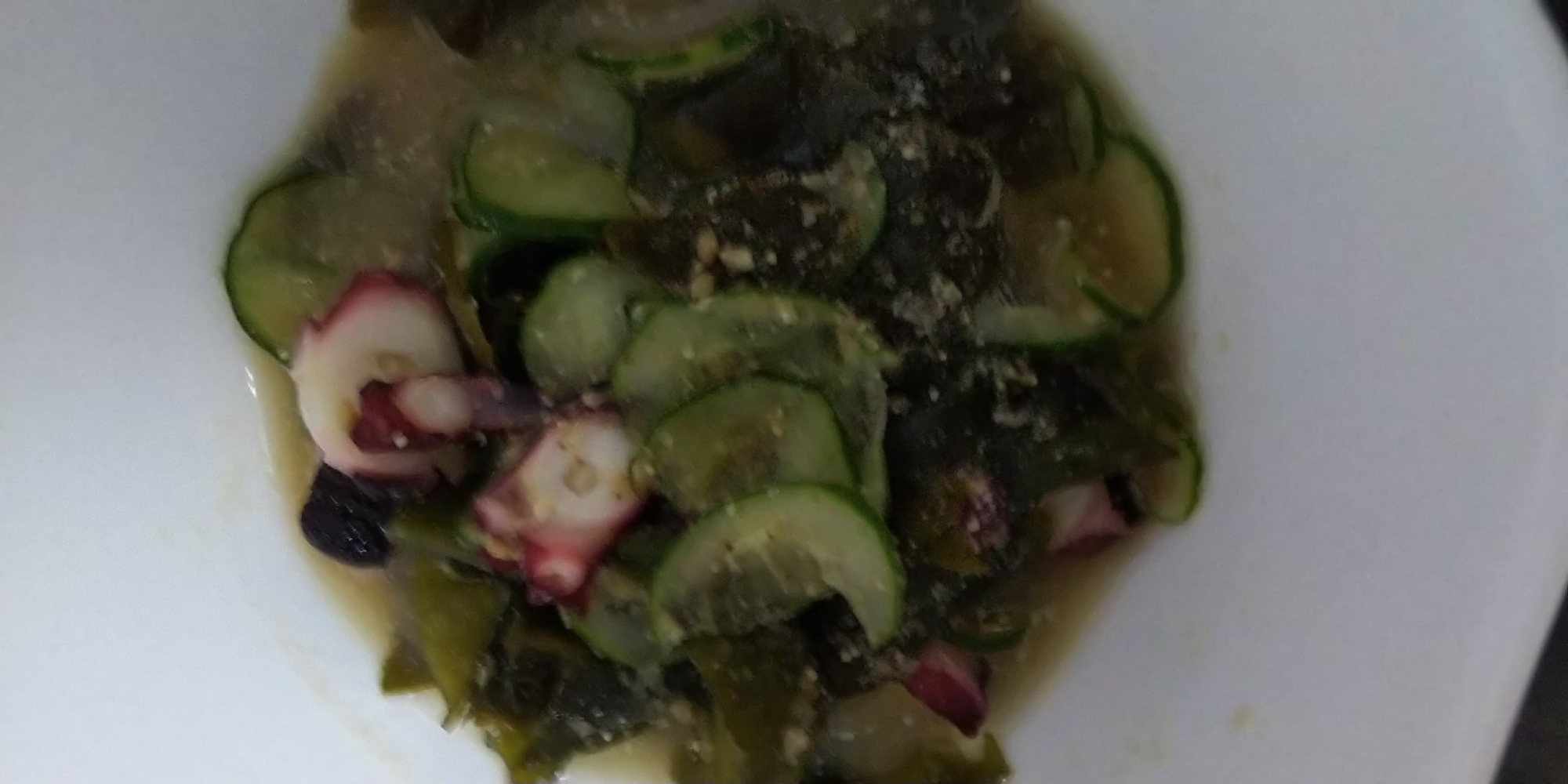 キュウリとワカメとタコの酢の物・蟹酢でシャキッと