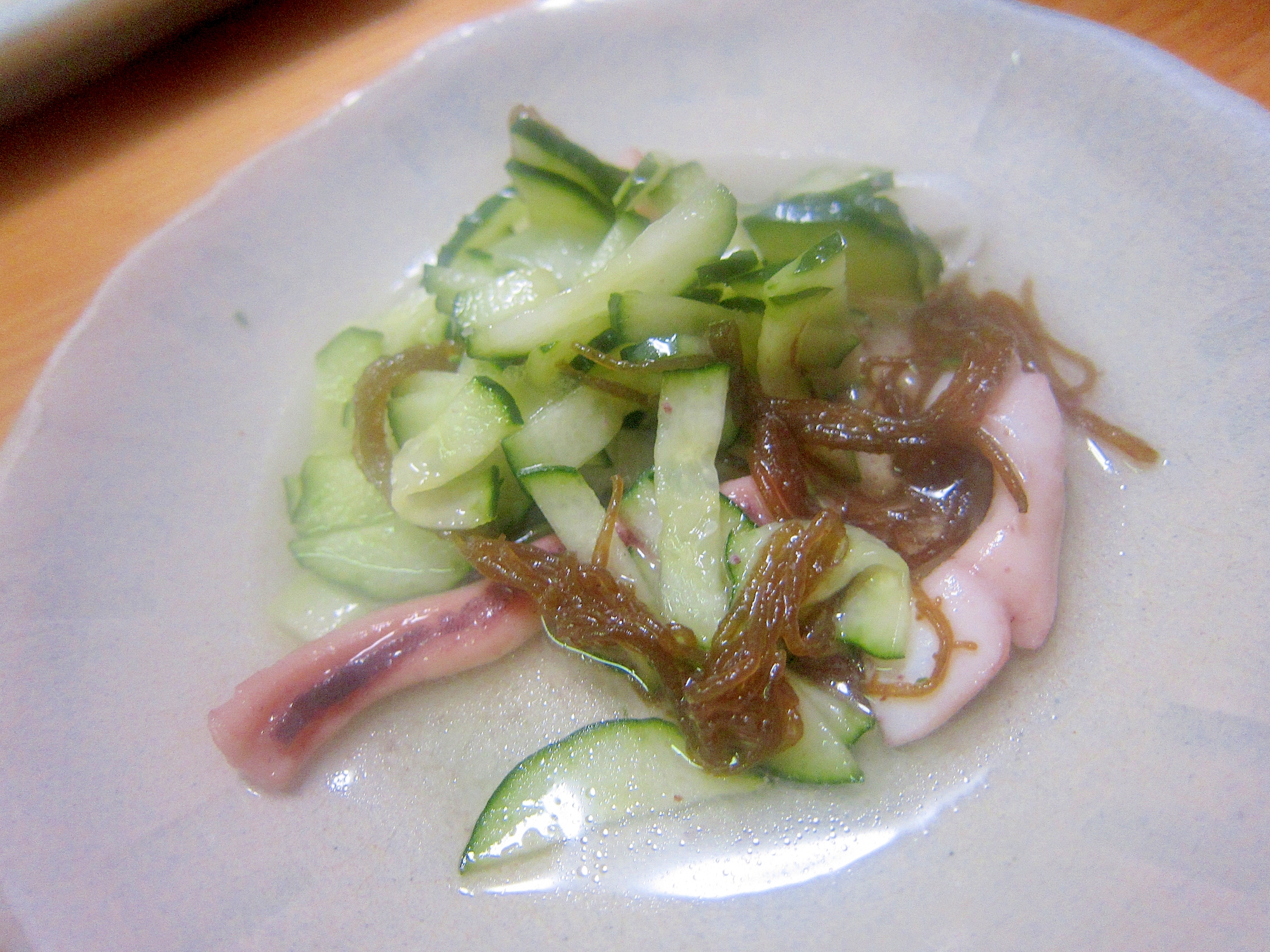 イカと胡瓜ともずく生姜の酢サラダ