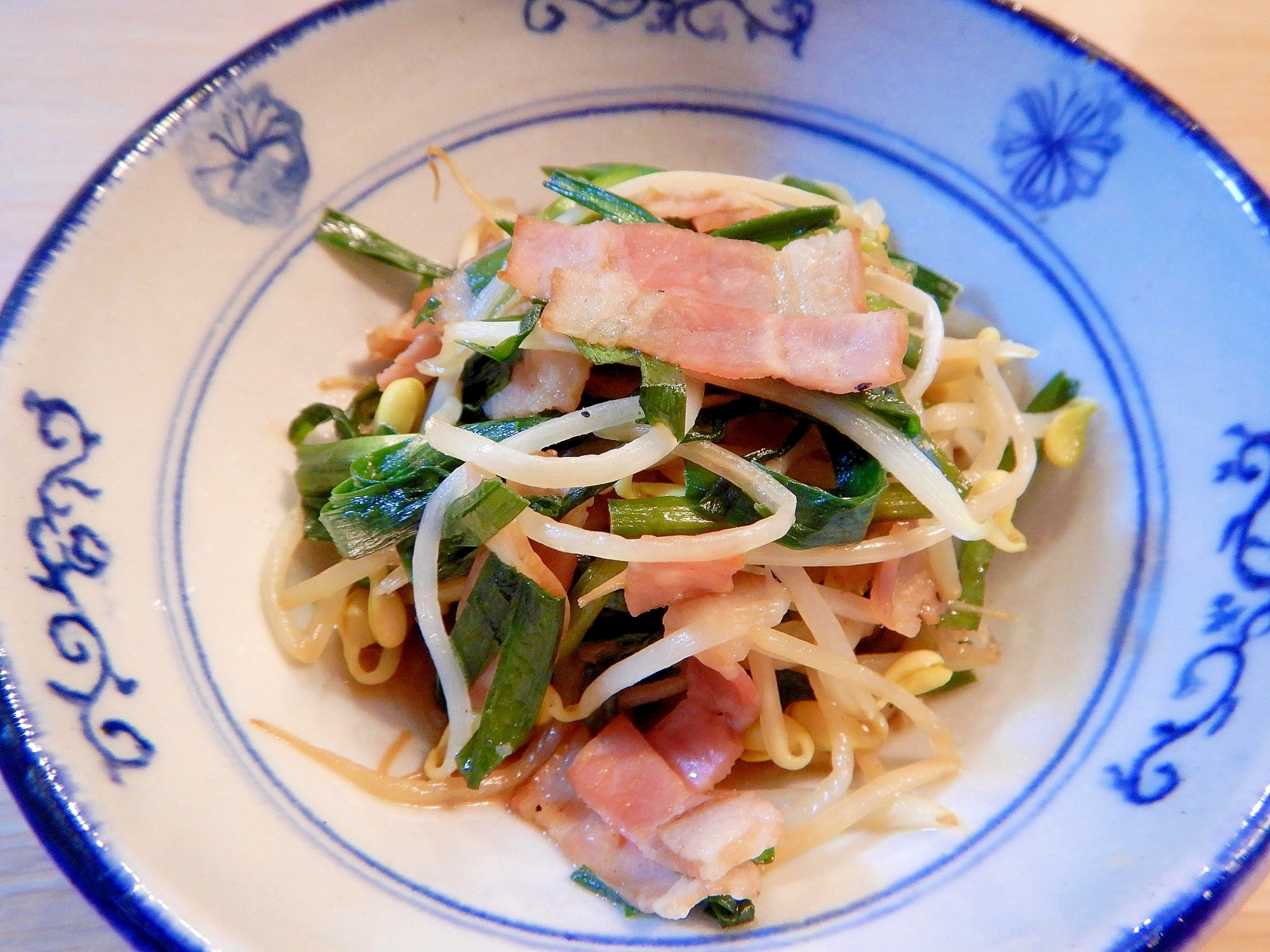 豆もやしとにらの炒め物