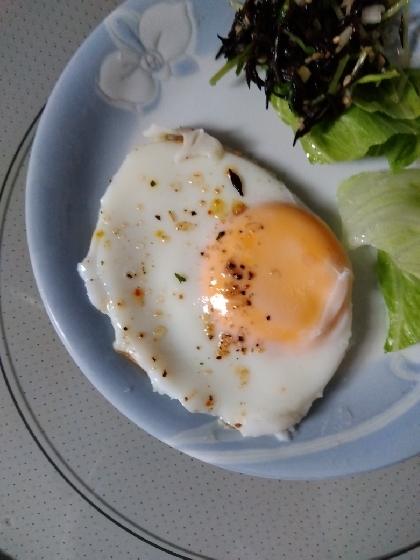 簡単♡目玉焼きのせハンバーグ