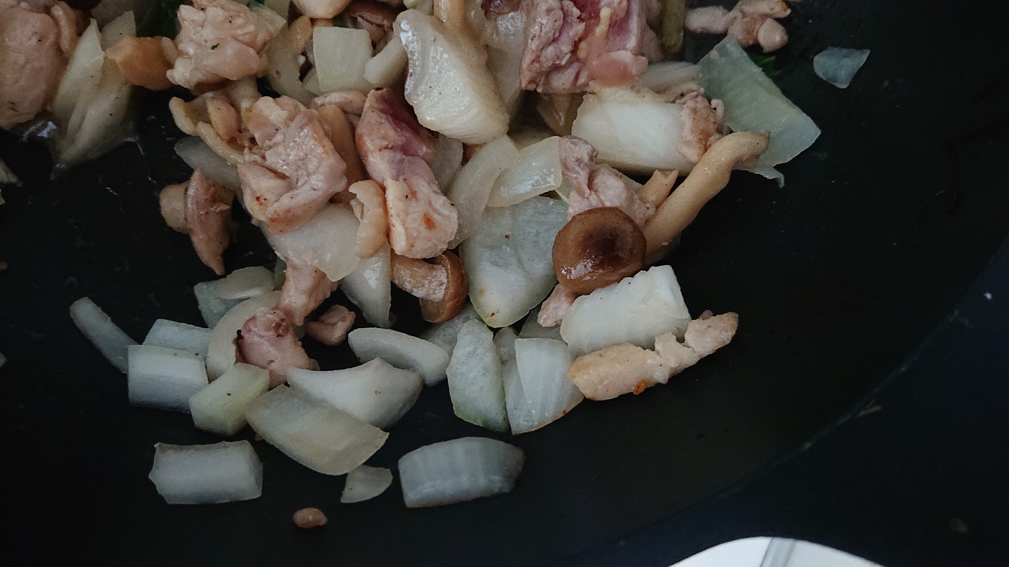 大根しめじと鶏もも肉のにんにく塩炒め