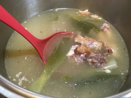 圧力鍋で鶏ガラの濃厚スープ