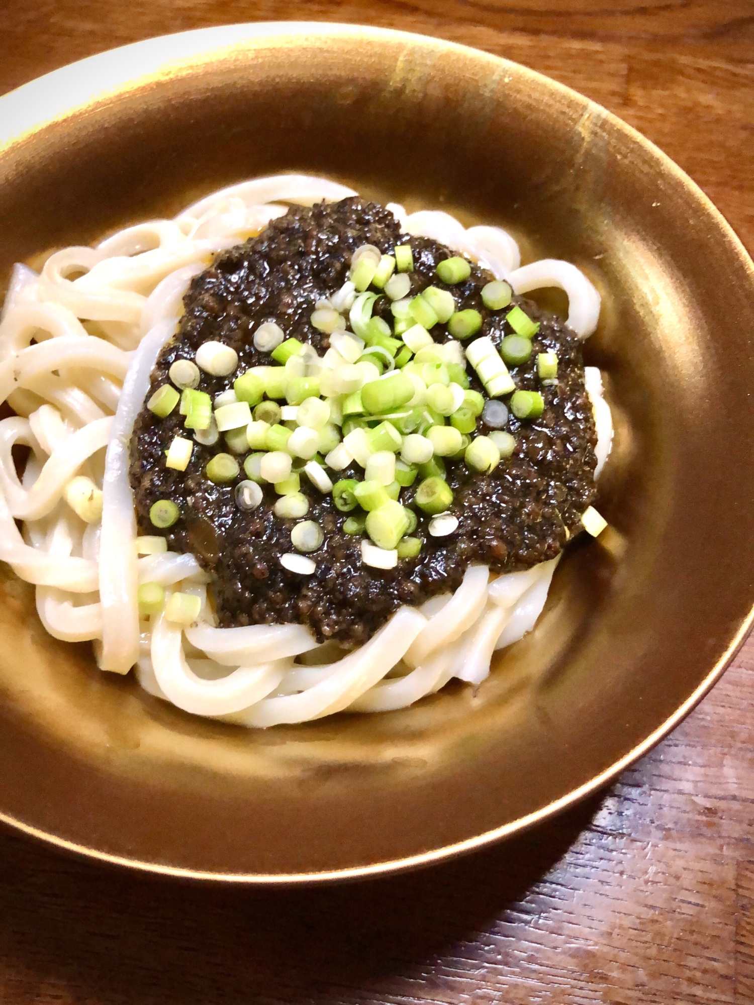 作り置きの肉味噌と冷凍うどんde即席じゃじゃ麺風?