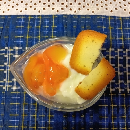 今日のヨーグルト♡ミャクミャク菓子&みかんレーズン