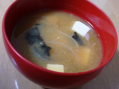 海苔入れるのってはじめて☆海苔の風味がプラスでおいしかったです♪お豆腐も入れました。