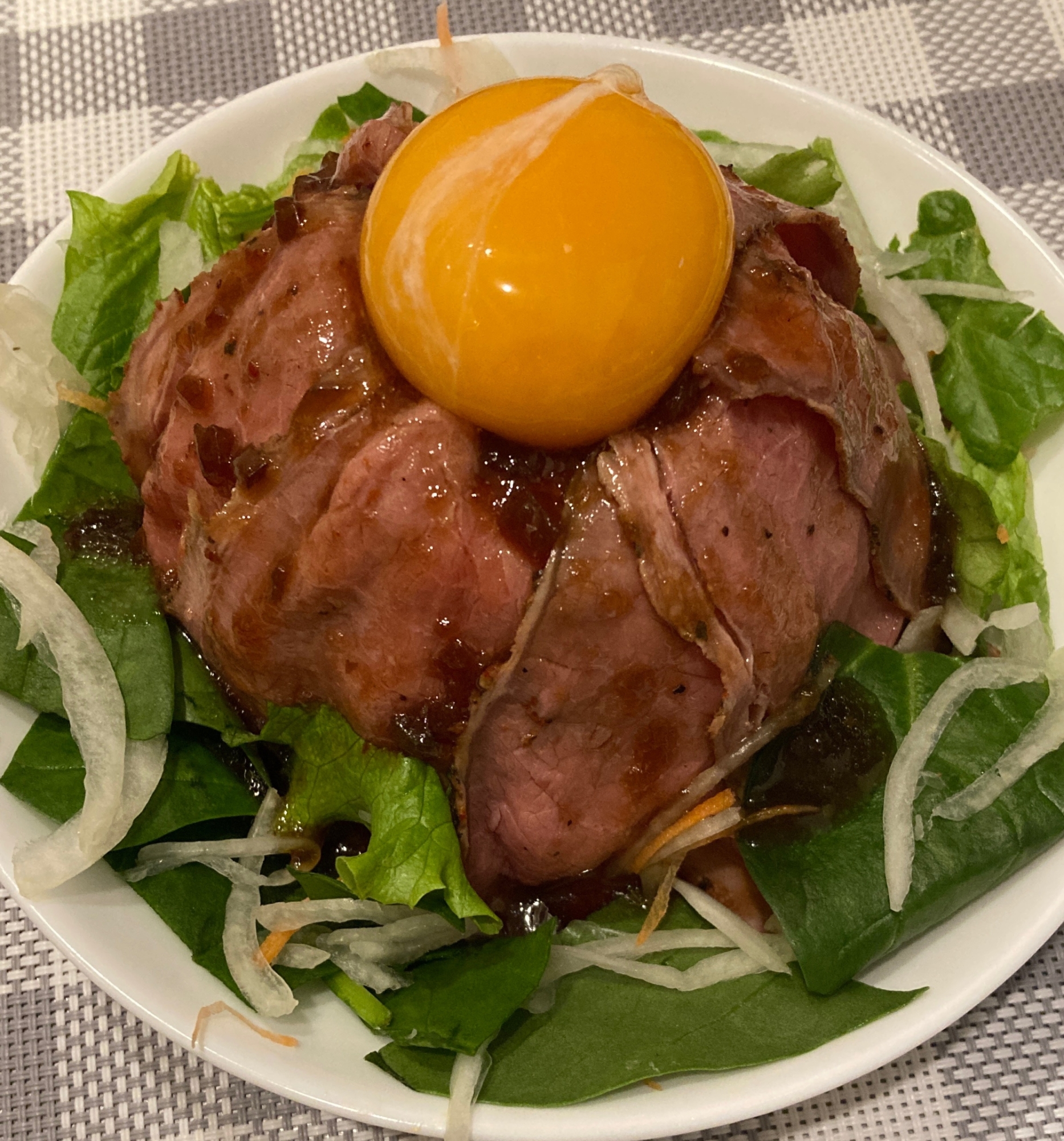 胃袋ガッチリ♡バレンタインにローストビーフ丼♪