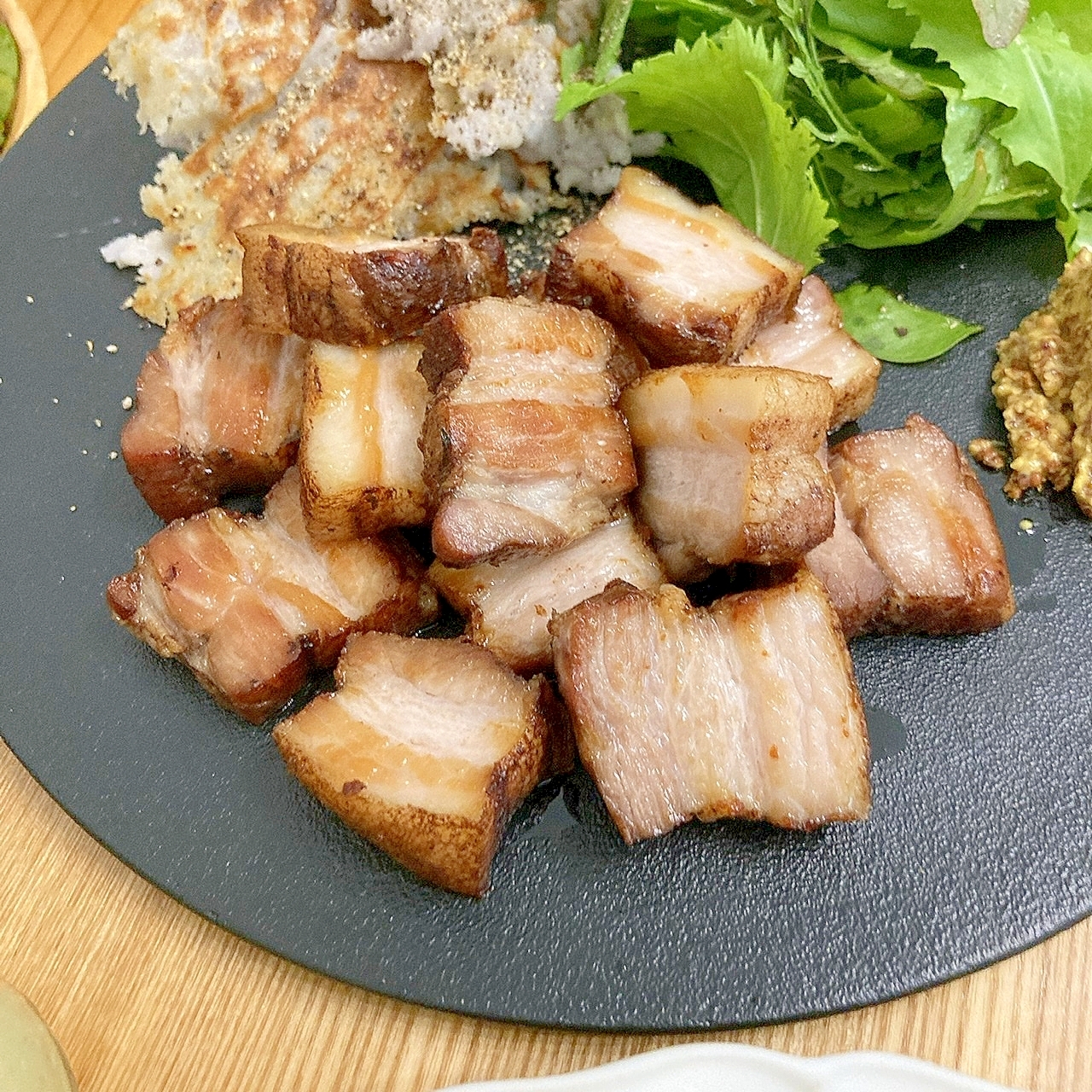 茶葉を使って！ベーコン風ローストポーク
