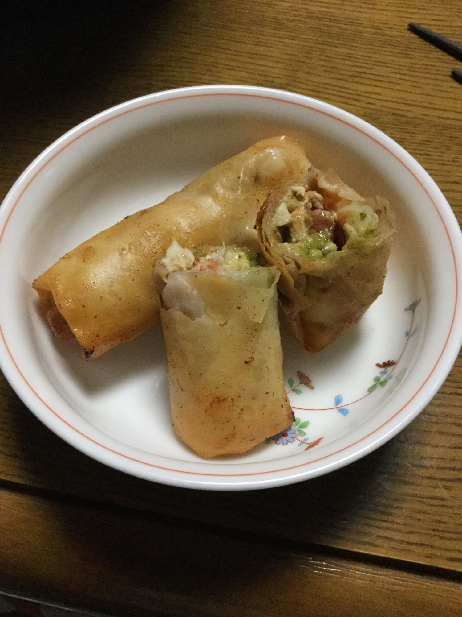 鶏胸肉とトマトの春巻き