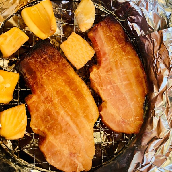 炙りで一手間かけた 厚切りベーコンの燻製 レシピ 作り方 By りんりんりん 楽天レシピ 炙りで一手間かけた 厚切りベーコンの燻製 レシピ 作り方 By りんりんりん 楽天レシピ