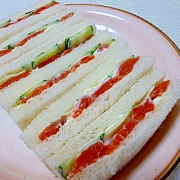 簡単なのにカフェの味 スモークサーモンサンド レシピ 作り方 By ゆず茶55 楽天レシピ 簡単なのにカフェの味 スモークサーモンサンド レシピ 作り方 By ゆず茶55 楽天レシピ