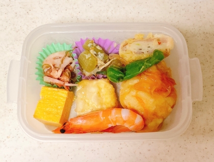 おせちもしくは和風お弁当