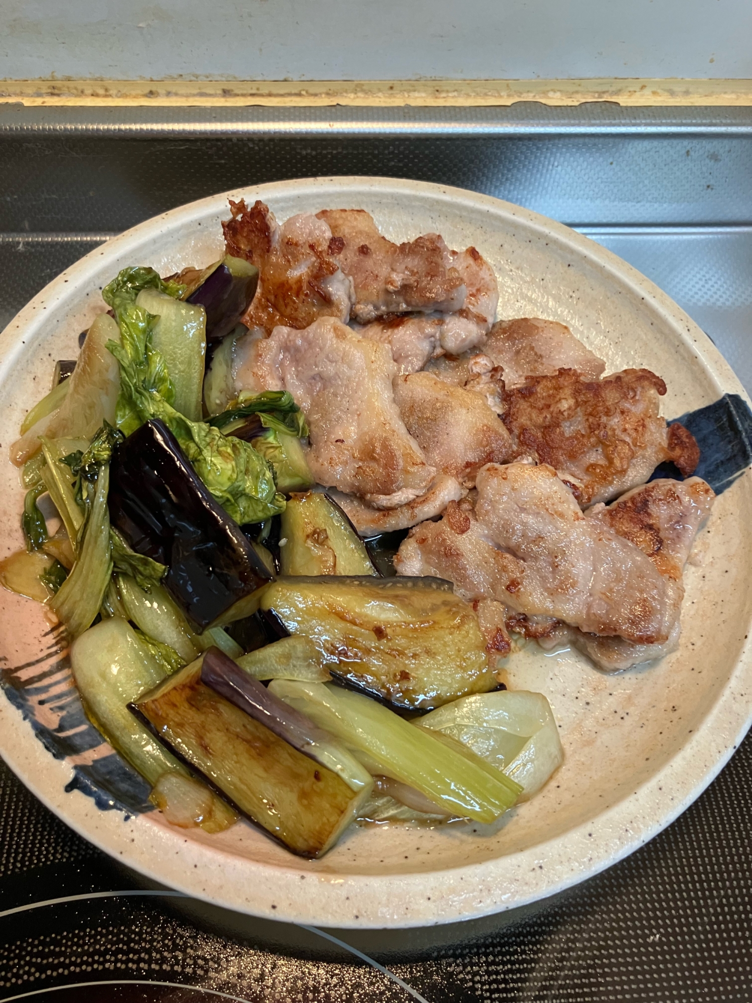 サクサク衣の豚肉とチンゲン菜とナスのソテー^_^