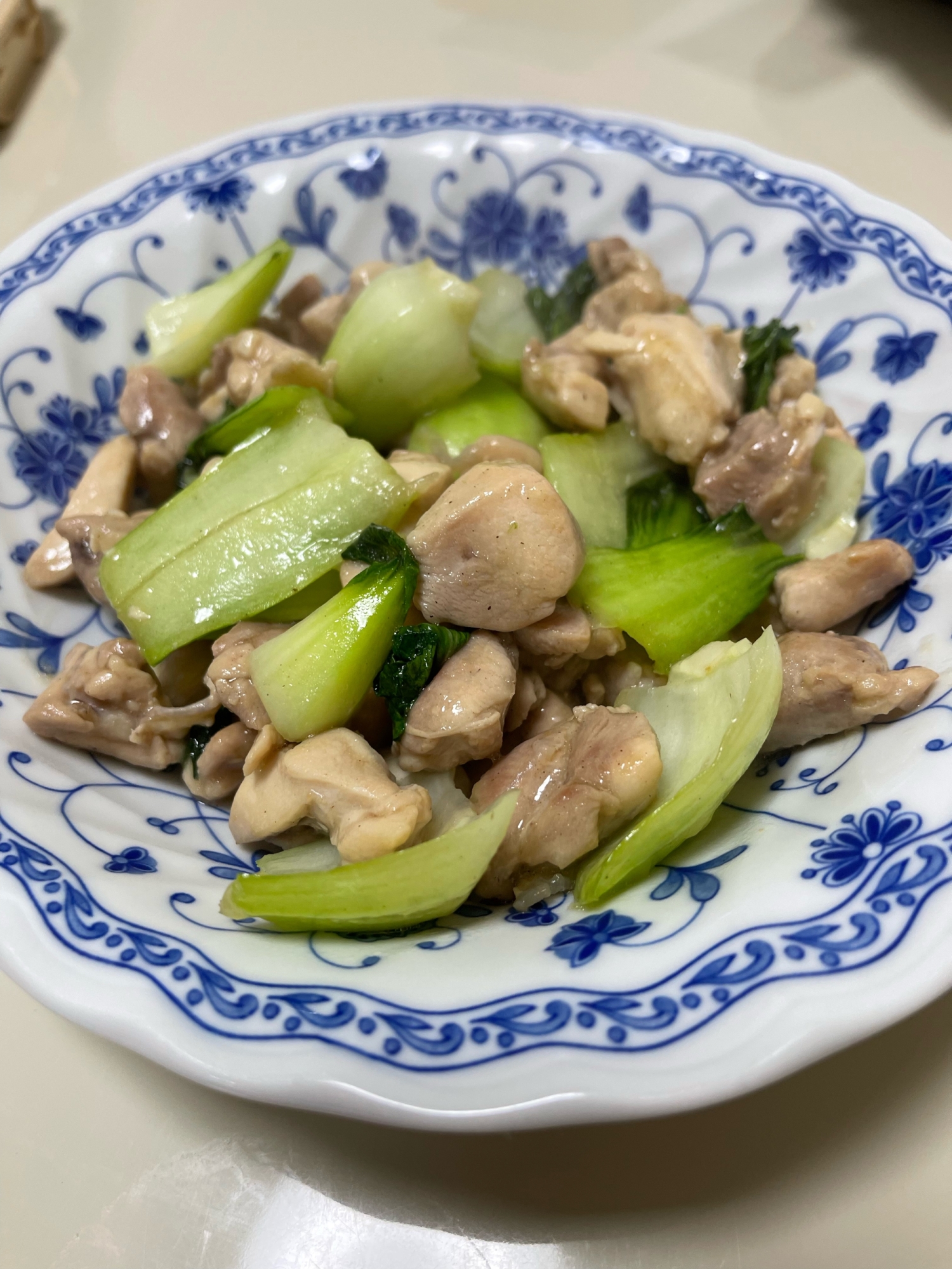 鶏もも肉とチンゲンサイの中華風炒め