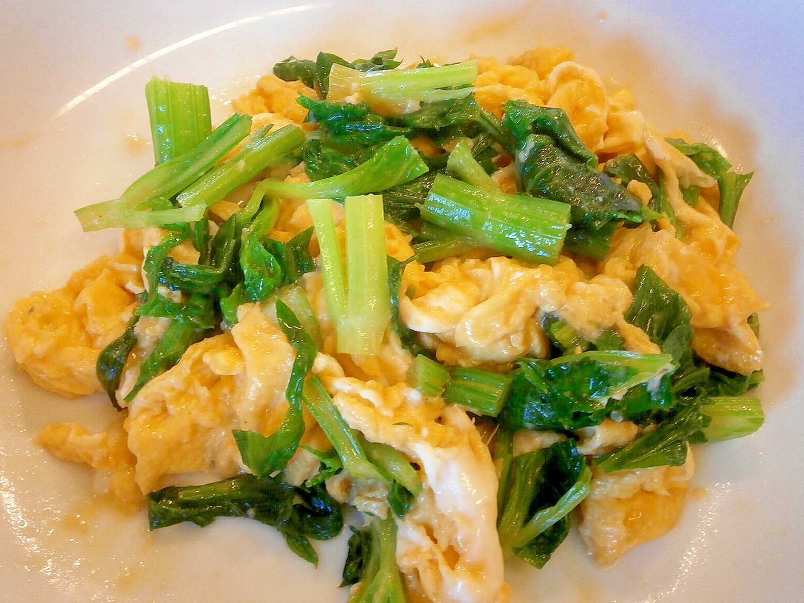 セロリの葉と卵の炒め物