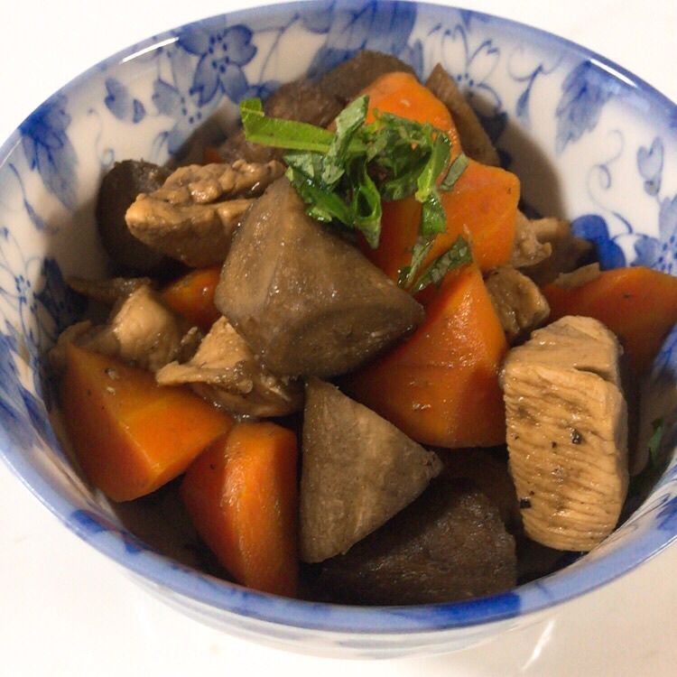 フライパンで簡単！鶏肉と根菜のめんつゆ煮