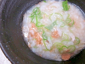 鮭缶の面白いレシピ☆　しっとり「鮭粥」