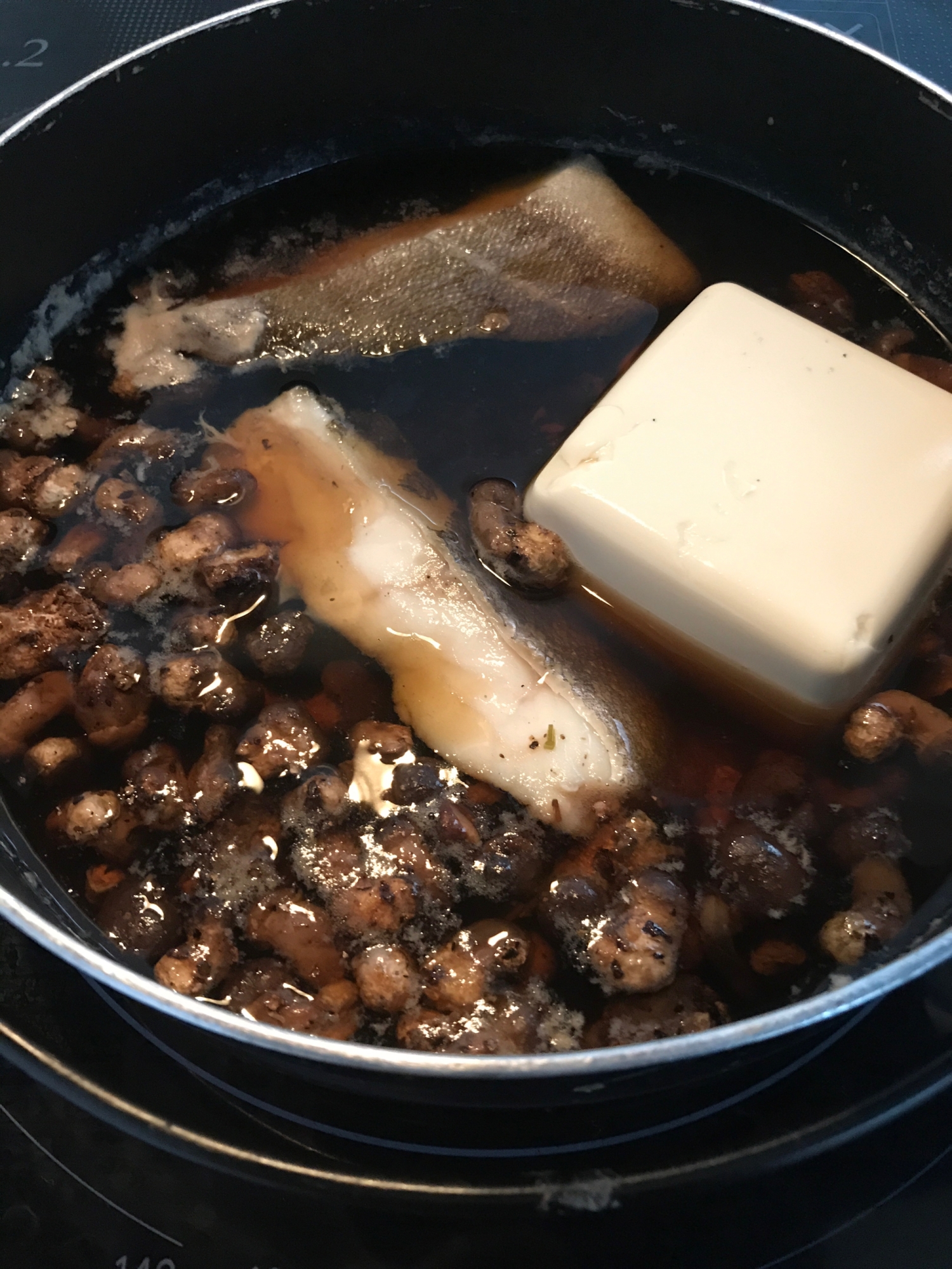 豆腐、椎茸、タラの小鍋