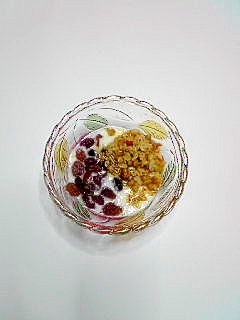 フルグラとレーズンのヨーグルト レシピ 作り方 By Aytmm 楽天レシピ