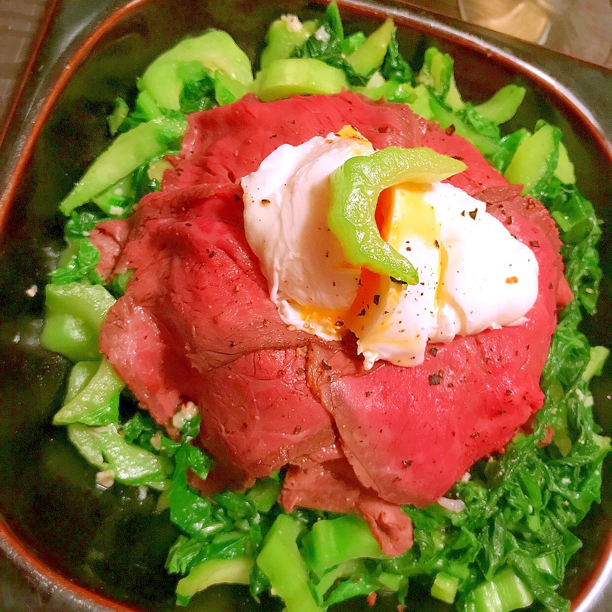 しゃくしゃく鰹菜たっぷりのローストビーフ丼