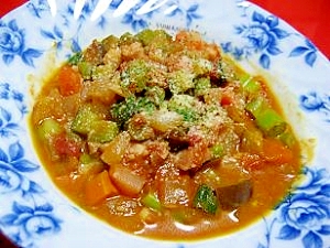 ベーコンと野菜のトマト煮込み