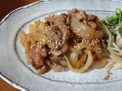 お弁当に 牛肉と新玉ねぎの炒め物