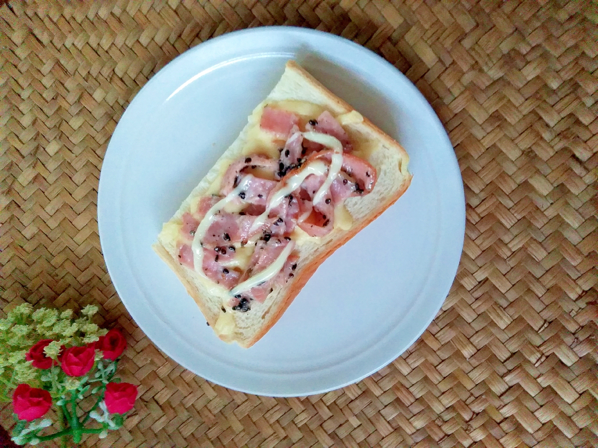 朝食～ごまハムトースト