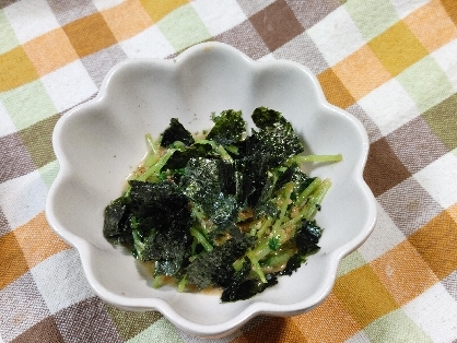 海苔まみれ♡レンジで簡単♡豆苗の海苔胡麻和え