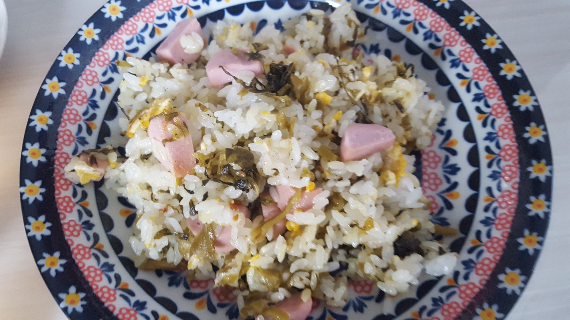 魚肉ソーセージと卵の高菜のチャーハン