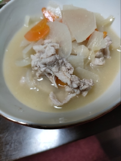 我が家の味噌仕立て豚汁(ぶたじる)