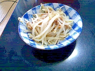 もやしと納豆の和え物