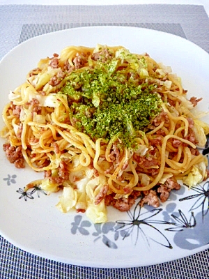 ひき肉とキャベツだけ!「簡単★シンプル焼きそば」