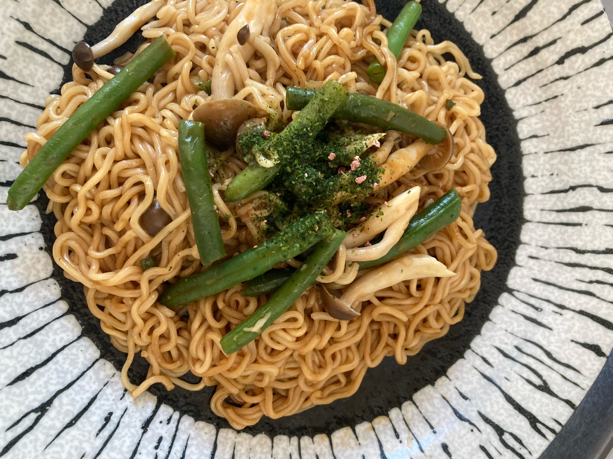 インゲン入りインスタント焼きそば