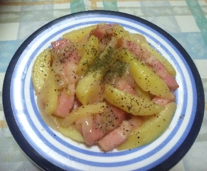 塩麹で☆じゃがいも・たまねぎ・ベーコンの炒め物