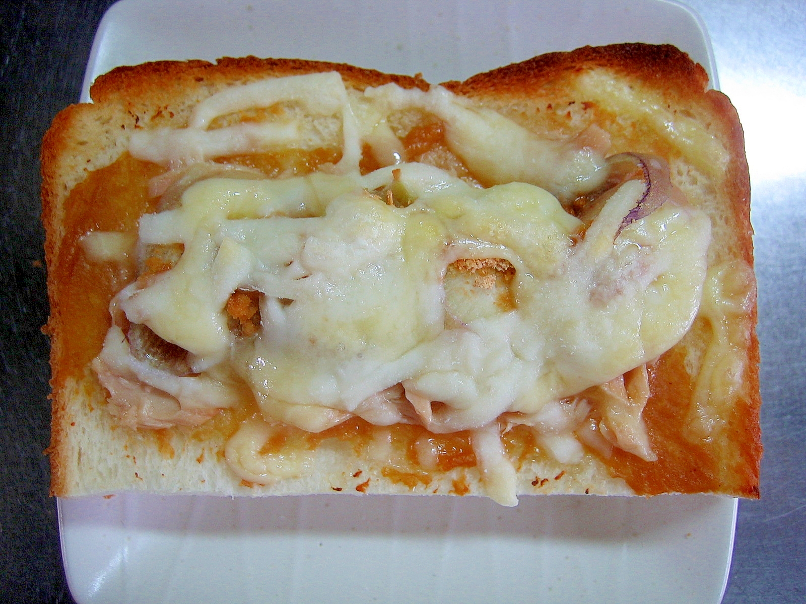 ツナ＆みょうが＆きな粉の味噌チーズトースト