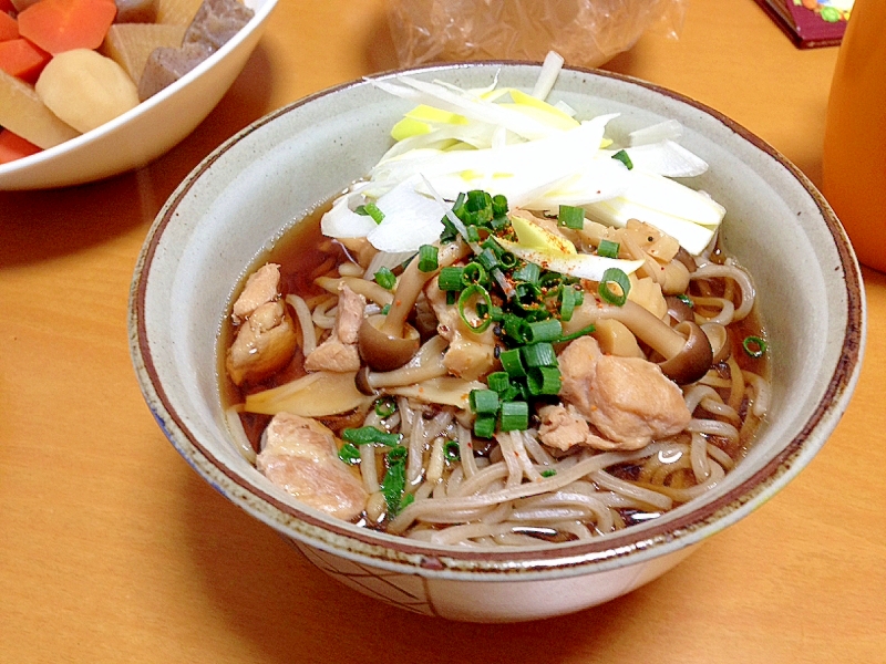 暖かい(・o・)鶏シメジ蕎麦