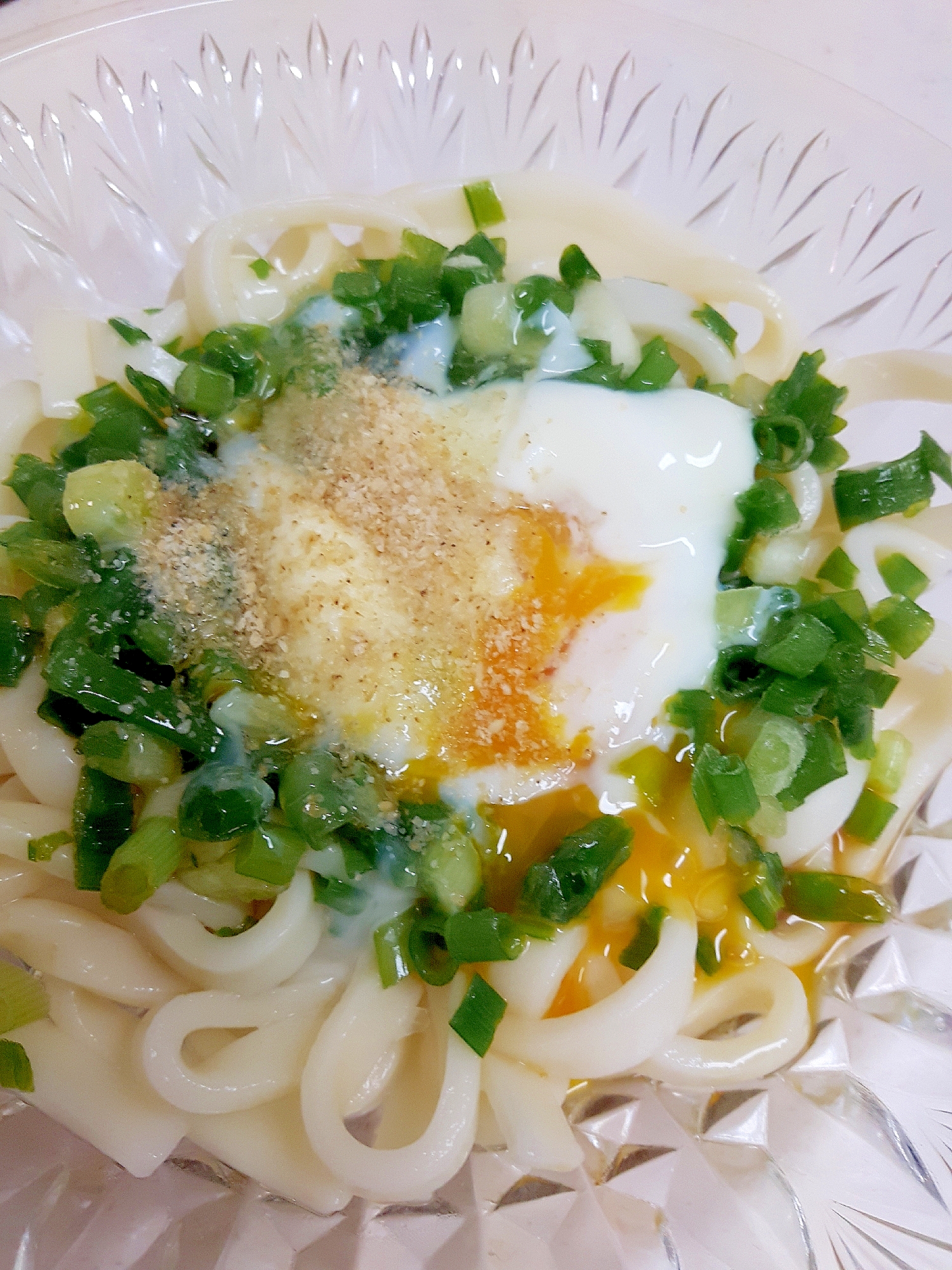 子供が大好き(^^)カンタン温泉卵のかけうどん♪