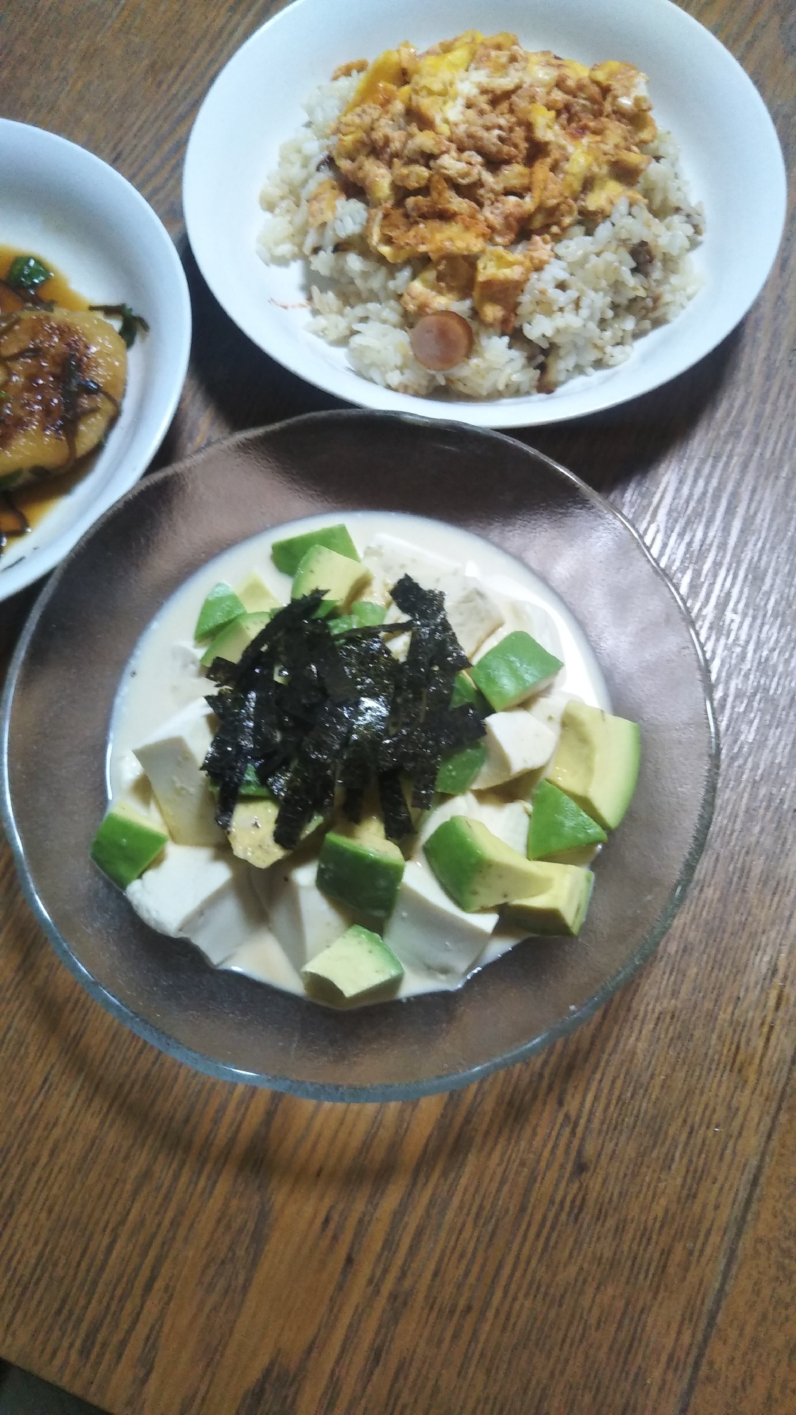 【白ワインに合う】豆腐とアボカドのサイコロサラダ