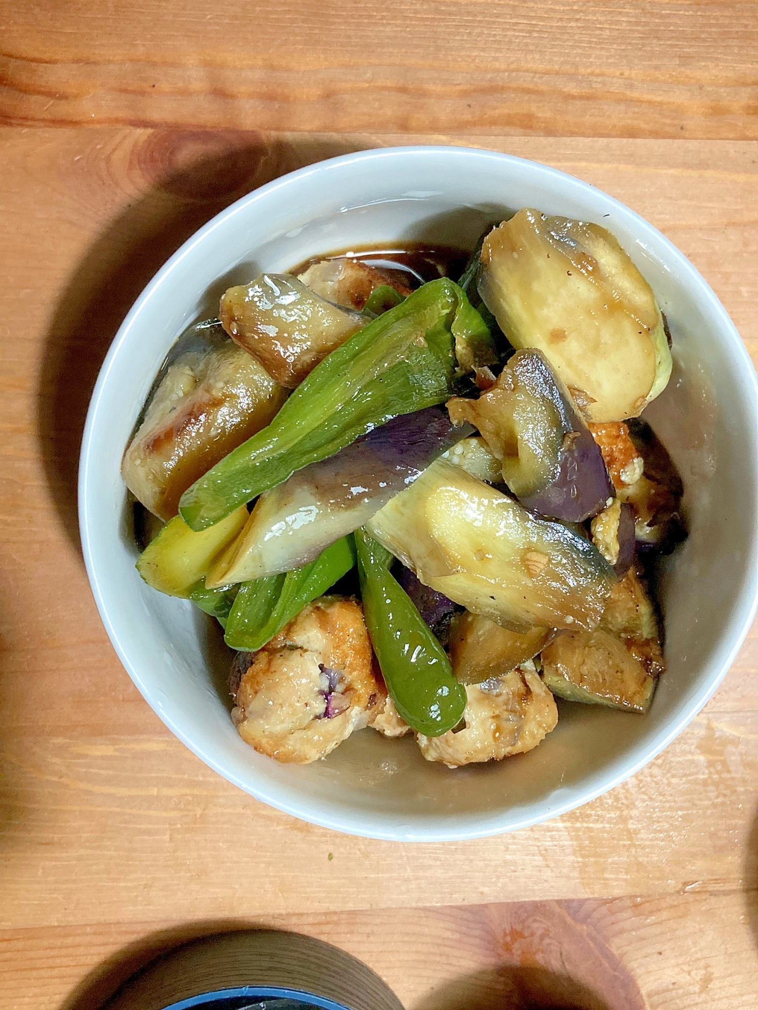 鶏団子と夏野菜のめんつゆ生姜炒め