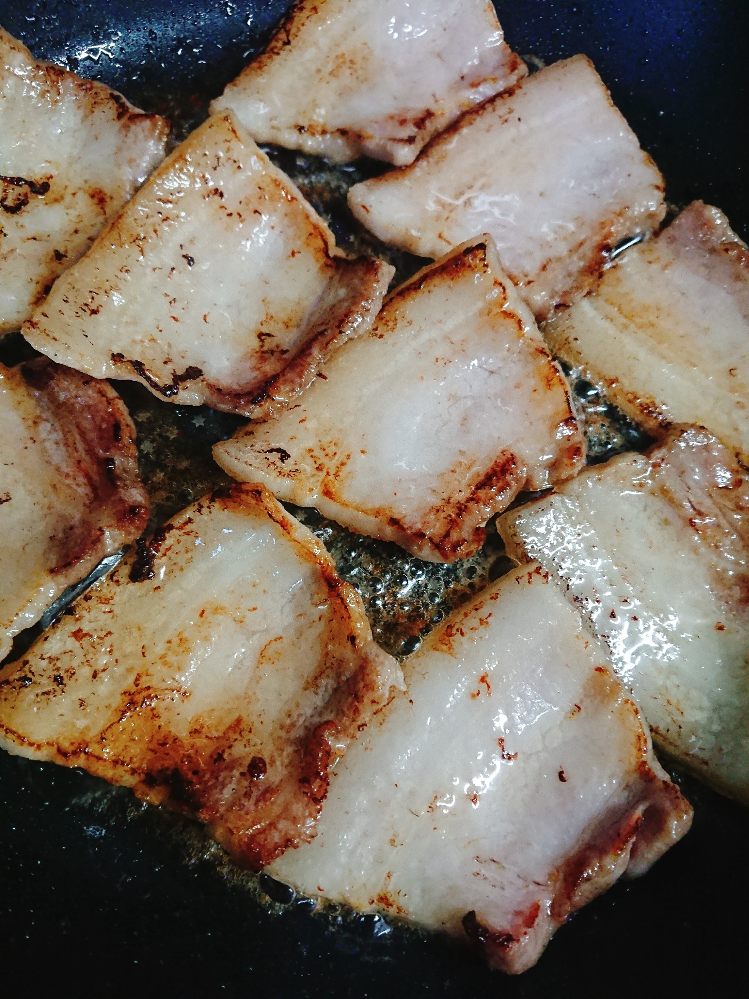 厚切り豚バラ肉炒め