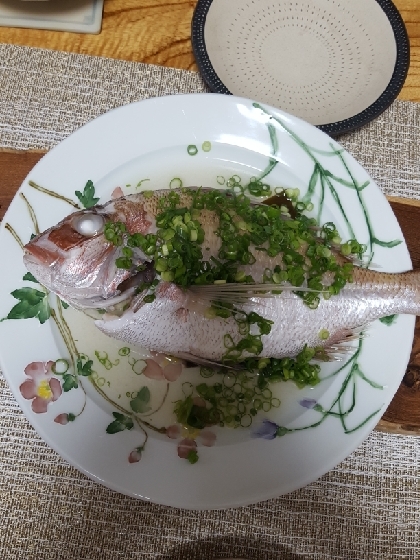 鯛が安くで売ってありサッパリとした食べ方で食べたい！ということで作らせて頂きました☆　上品でとっても美味しかったのでまた作ります♪