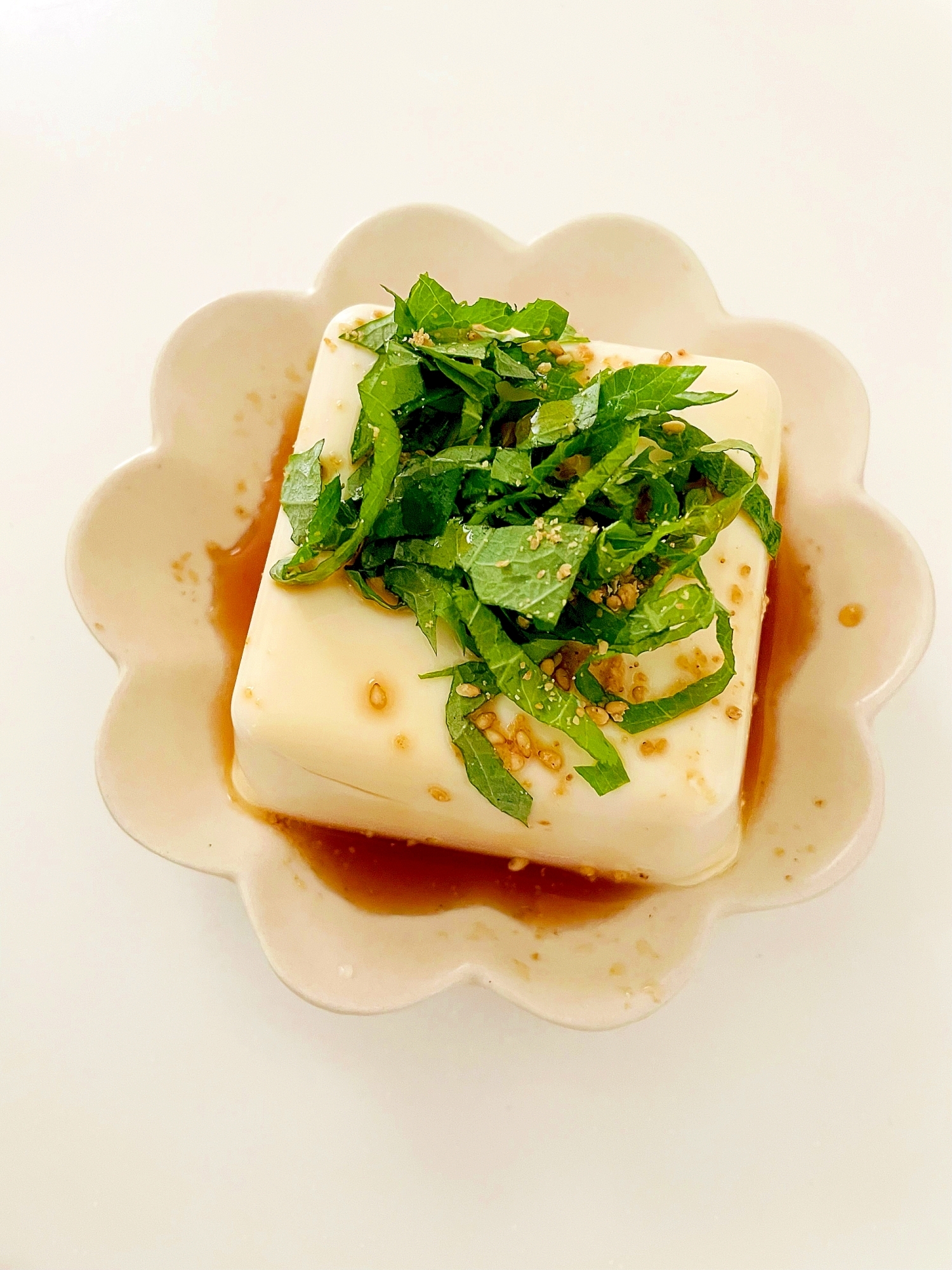 ポン酢でさっぱり！大葉とごまの冷奴