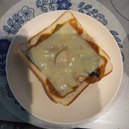 カニカマチーズカレートースト