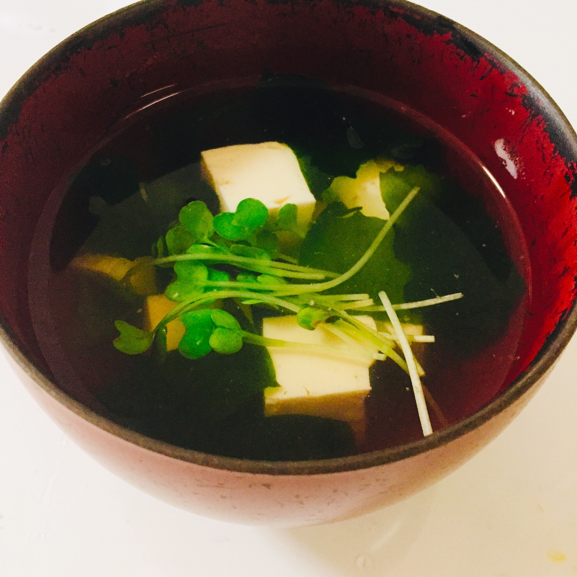 豆腐とわかめのすまし汁 レシピ・作り方 by ウキウキるんるんkitchen - 楽天レシピ