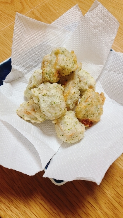 磯辺揚げは美味しい、とわかっていながら、そういえばしばらく作ってなかったなぁ、と、作ってみたら…おいしすぎてあっという間になくなりました;
また作ります♪