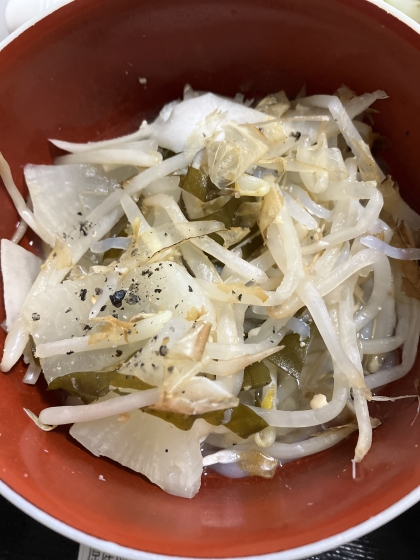 もやしとわかめの味噌汁