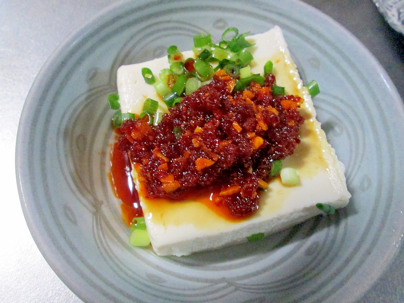 食べるラー油で一味違った温やっこ